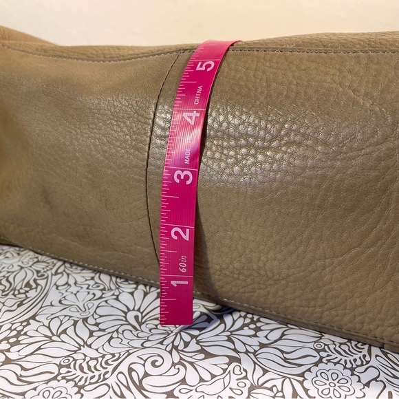 Hobo - Dustin Large Leather Tote Bag - Picture 13 of 16